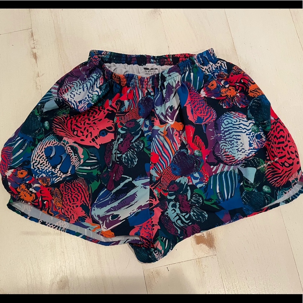 BOA running coral reef running shorts